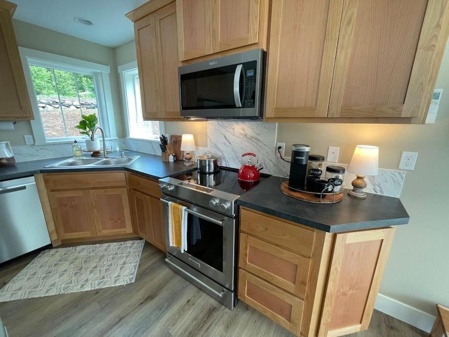 Romantic Cozy Cabin Walk To Lake Hot Tub Bikes Kayaks Grill Onalaska エクステリア 写真