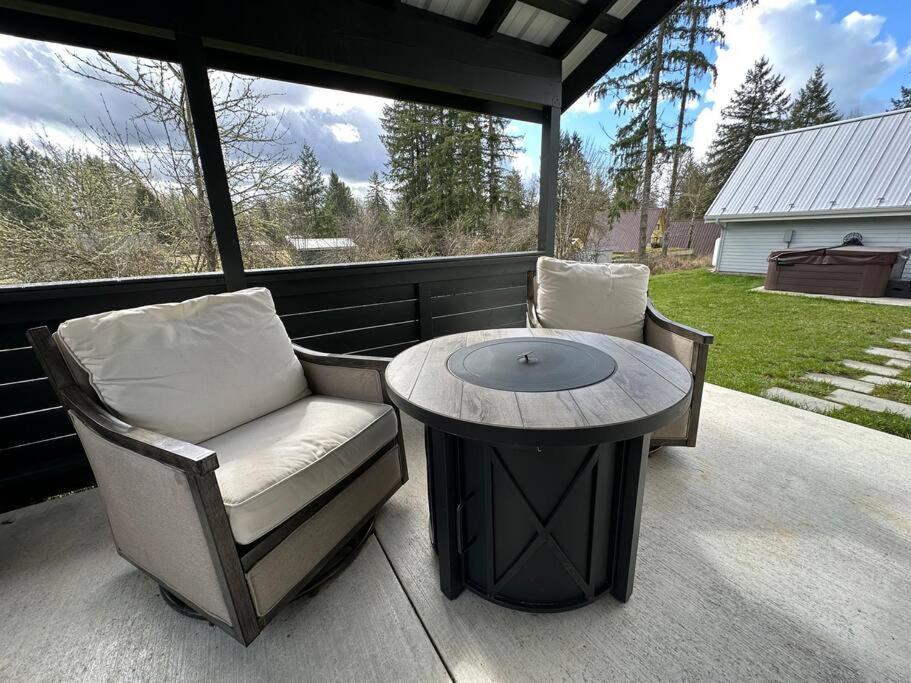 Romantic Cozy Cabin Walk To Lake Hot Tub Bikes Kayaks Grill Onalaska エクステリア 写真