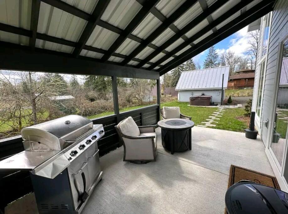 Romantic Cozy Cabin Walk To Lake Hot Tub Bikes Kayaks Grill Onalaska エクステリア 写真